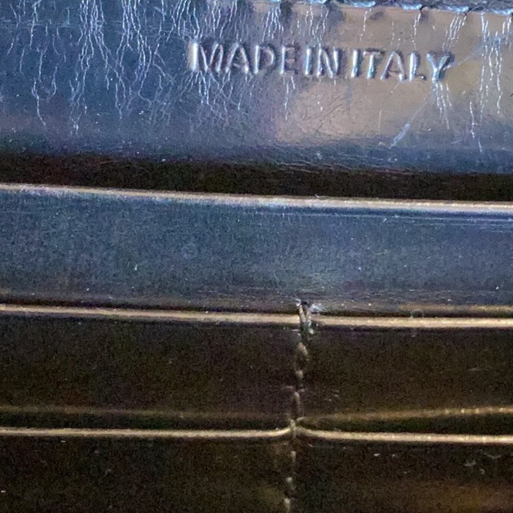 Burberry Zip Around Wallet EUC - Picture 9 of 14